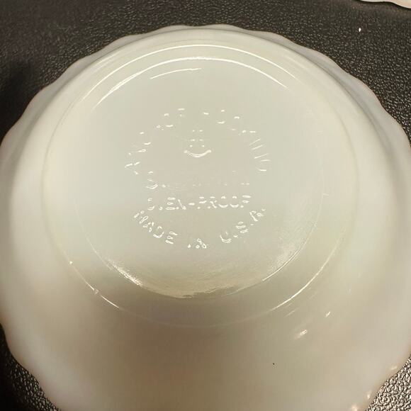 Set of 3 Vintage Anchor Hocking Oven Ware Suburbia Gold Trim Swirl Desert Bowls - Picture 5 of 5